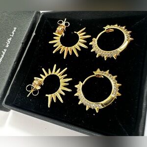 💛Two Pair Gold Tone Sunburst Earrings